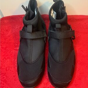 JORDAN trunner Lx high triple black sneakers. 
Size 12